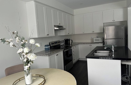 Whitby House | Eve’s Luxury Get Away
