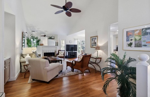 Shipyard Plantation Condo | Evian 287 - Gorgeous 2 Bedroom Condo - 2nd Floor Walk Up Flat