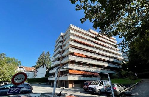 Evian-les-Bains Apartment | Evian appartement confort Vue lac et parking privé