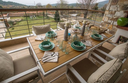 Polygyros Villa | Evmorfes Villas