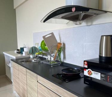Bangi Sentral Apartment | Evo Green Tea 25 with Netflix