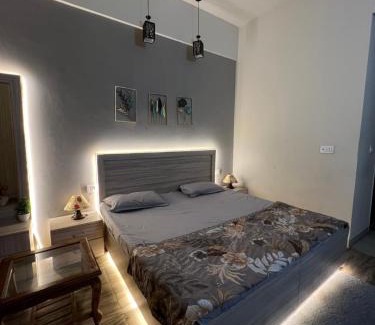 Greater Noida Apartment | Evoke Stay