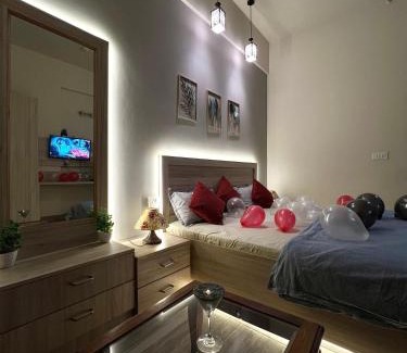 Greater Noida Apartment | Evoke Stay