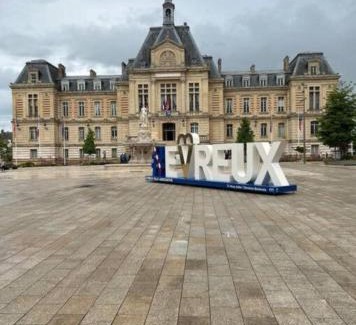 Evreux Apartment | Evreux ground floor apartment,jardin,proche hyper centre