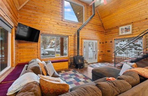 Timber Lakes House | Evy's Family Ranch Cabin Secluded