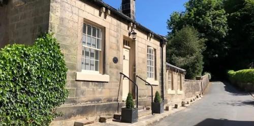 Todmorden House | Ewood Cottage *NEW* Exquisite Country Cottage