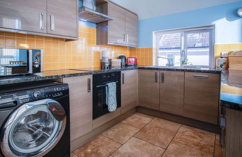 Pendine Apartment | Ewyn Y Don - 2 Bedroom Apartment - Pendine