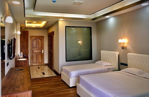 Thanlyin Hotel | Excel River View Hotel