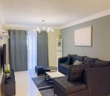 Ensanche Isabelita Apartment | Excelente Apartamento Completo Renta Carro Disponible