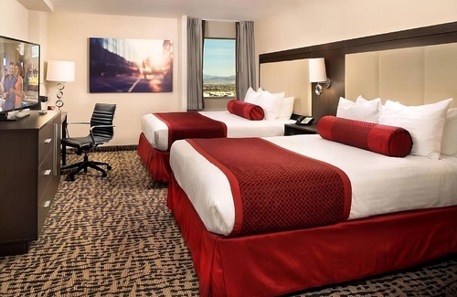 Gateway District Hotel | Excellent Choice! With Pool, Onsite Parking, Short Drive to Mob Museum