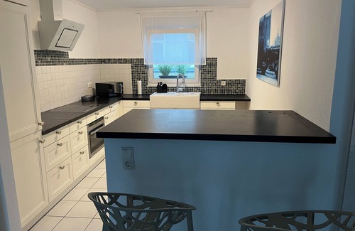 Riehl Apartment | Excellent connections to the trade fair, cathedral and old town by public transport, yet in a very quiet location