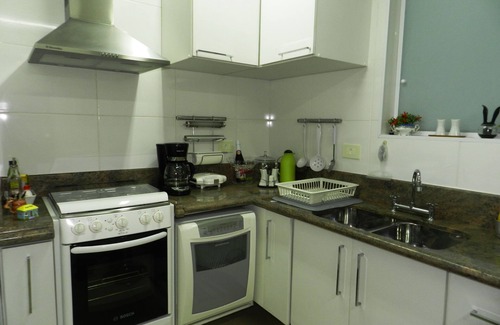 Jardim Vitoria Apartment | Excellent fit 3 blocks from the beach Enseada-Ideal for 6 people