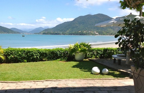 Praia da Enseada House | Excellent house, 4 meters from the sand, magnificent view on the Beach of the Cove Ubatuba