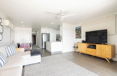 Paddington Apartment | Excellent location - 2 bed/2 bath/2 car