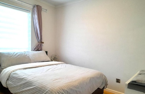 Belfast City Centre Apartment | Excellent Location - City Centre - Parking - 4 Beds -2 Bedrooms