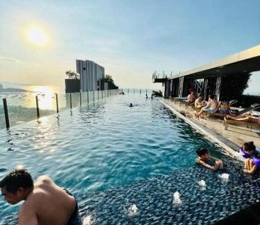 Central Pattaya Apartment | Excellent Location - Condo Infinity Pool Pattaya