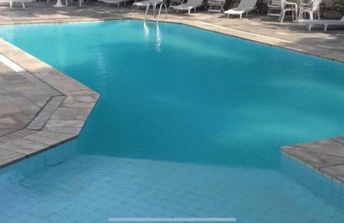 Paraiso Apartment | Excellent location. Free underground parking. Daily Maid service.