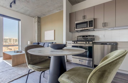 Killgubbin Apartment | Excellent River North 1BR w/Sky Terrace & Yoga Studio, by Blueground