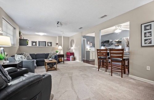 Roswell Apartment | Excellent Roswell Location! Quiet Basement Apartment in Private Setting!