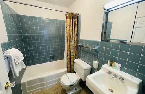 Clemmons Bed & Breakfast | Excelsior at the Manor House