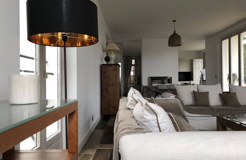 Ville-d'Avray Apartment | Exceptional 130 m2, panoramic view of Paris, between Paris and Versailles