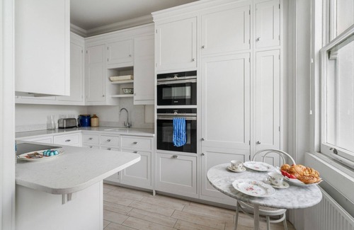 South Kensington Apartment | Exceptional 2 bed, 2 bath, South Ken Apt