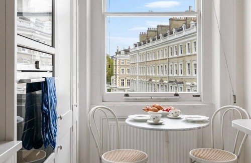 South Kensington Apartment | Exceptional 2 bed, 2 bath, South Ken Apt