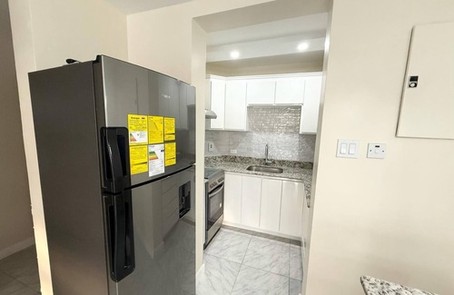 Coral Gardens Apartment | Exceptional 2 bed/2 bath penthouse w/balconynoverlooking the Caribbean Sea.