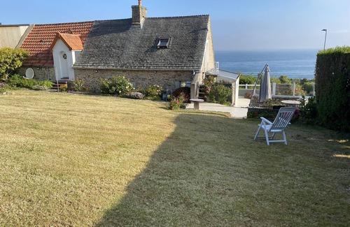 Digosville House | Exceptional 3-bedroom house with sea view