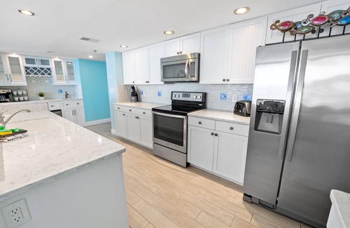 Long Beach Condo | Exceptional 3/3 1800sq ft! All Bedrooms Gulf Front! Incredible 5 Stars!