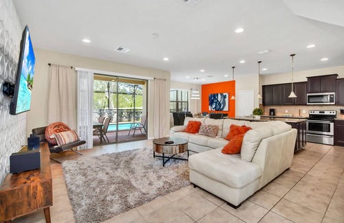 Four Corners Villa | Exceptional 5 Bedroom Villa With Games Room and Spa on Windsor At Westside