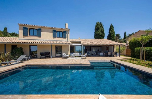 Ollioules House | Exceptional air-conditioned house, swimming pool in Ollioules, Var, near Sanary-sur-Mer.