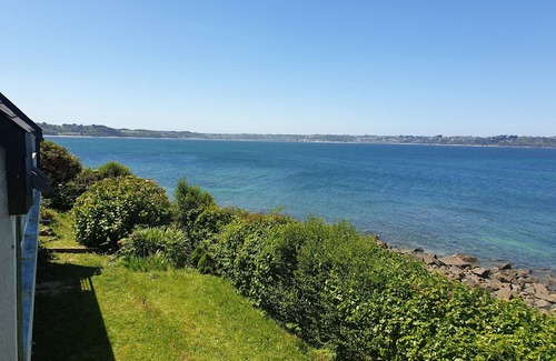Trelevern Apartment | Exceptional apartment, "pieds dans l'eau"!