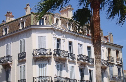Le Suquet Apartment | Exceptional Appart de charme 3 * at ♥ of Cannes Vieux Port, foot of Suquet