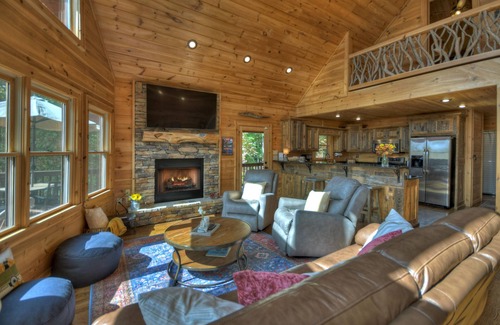 Blue Ridge House | Exceptional Aska Area Luxury Cabin with hot tub close to downtown Blue Ridge