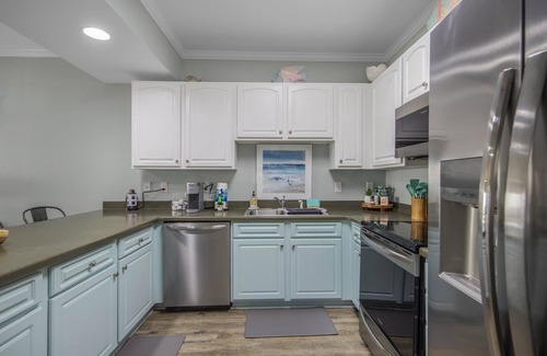 Orange Beach East Condo | Exceptional condo directly on beach with pool