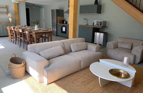 Lingevres House | Exceptional group gîte for families, friends, professionals 24 pers.