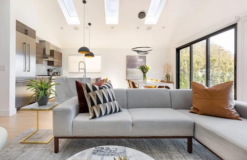 Forest Knolls House | Exceptional Hilltop Villa with Panoramic View