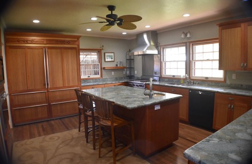 Captain Cook House | Exceptional Historic Home in South Kona