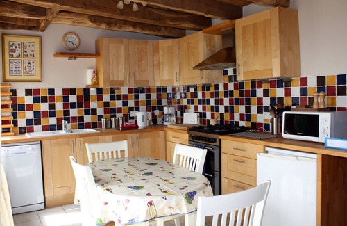 Plemet House | Exceptional holiday home: flexible bedroom layout, ideal for families or friends
