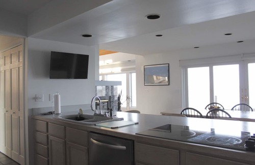Gypsum House | Exceptional LAKE FRONT Vacation Getaway