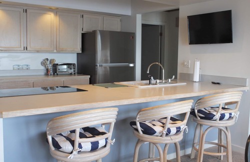 Gypsum House | Exceptional LAKE FRONT Vacation Getaway