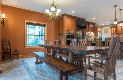 Massanutten House | Exceptional Massanutten Lodge-Magazine Worthy Backyard Oasis-Hot Tub-Decks-Views!