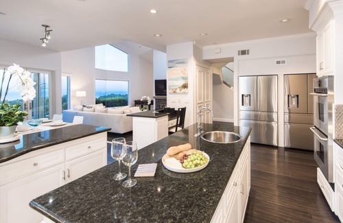 Central Malibu House | Exceptional Ocean View Contemporary Home!