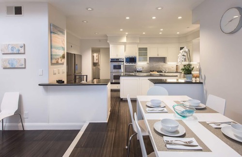 Central Malibu House | Exceptional Ocean View Contemporary Home!
