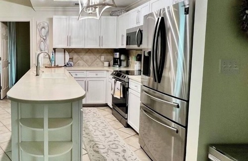Orange Beach Condo | Exceptional reviews Upgrades STUNNING View LAZY RIVER Boat Access on Prop 2Br2ba