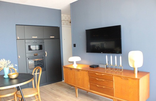 Agon-Coutainville Apartment | EXCEPTIONAL SEA VIEW! IDEAL AS A COUPLE FOR A RELAXING AND COMFORTING STAY.