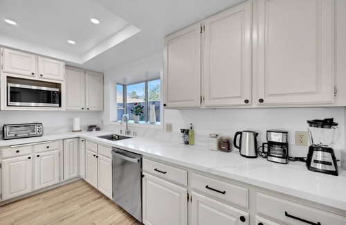 Azusa House | Exceptional Tranquil Azusa Retreat