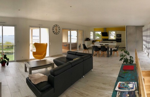 Landeda House | Exceptional view of the sea swimming pool, spa, bikes 5-star classification