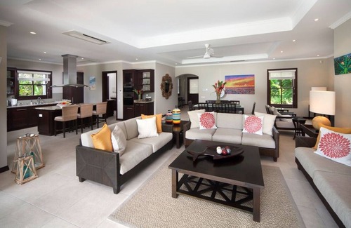 Mahe Island Villa | Exceptional villa facing the sea on the beach